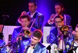 Zielona Góra. Big Band Uniwersytetu Zielonogórskiego z okazji 20-lecia uczelni nagrał płytę Polskie piosenki