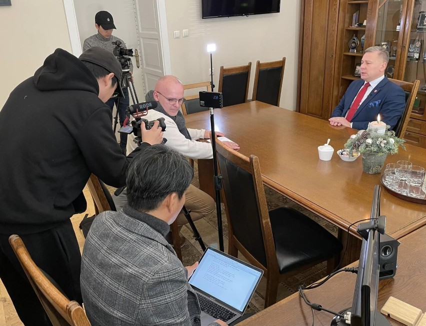 Prezydent Konina w koreańskiej telewizji. Rozmawiali o budowie elektrowni atomowej 