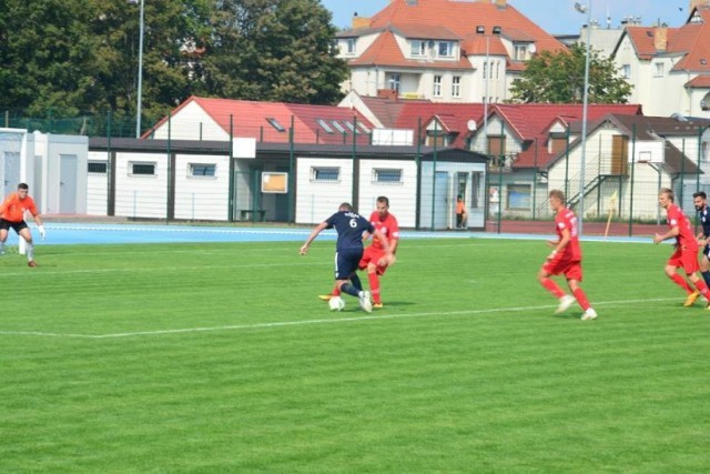 Drużyny piłkarskie z naszego powiatu mają za sobą pracowity weekend. Swoje spotkania wygrały zespoły Warty Międzychód oraz Płomienia Chrzypsko Wielkie. Na pierwsze zwycięstwo w rozgrywkach 2020/2021 musi poczekać jeszcze drużyna Orła Łowyń.