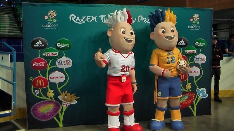 Wrocław: Przyjechały maskotki Euro 2012 (ZDJĘCIA)