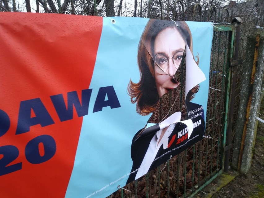 W Suwałkach zniszczono banery wyborcze Kidawy-Błońskiej. Policja poszukuje sprawców