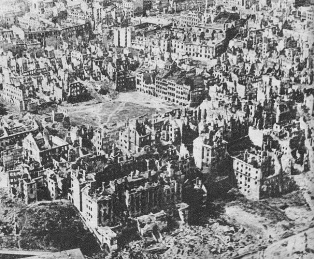 Warszawa w 1945 roku