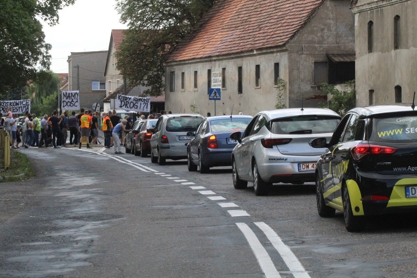 Koskowice protestują, mieszkańcy blokowali ruch drogowy [ZDJĘCIA]