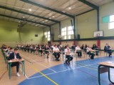 Tak wygląda egzamin ósmoklasisty w SP nr 6 w Tomaszowie [ZDJĘCIA]