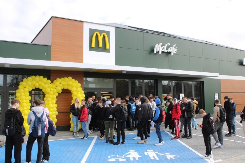 McDonald’s w Wieluniu już otwarty. To 33. lokal amerykańskiej sieci w Łódzkiem. Jedyny taki w Polsce! ZDJĘCIA