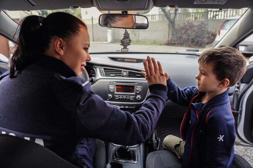 Dzień Otwarty w Komendzie Policji. Były spotkania, pytania, dyskusje i multimedialna prezentacja