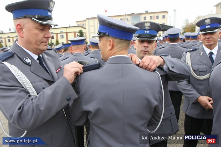 510 policjantów mianowanych na pierwszy stopień oficerski [ZDJĘCIA ze Szczytna]