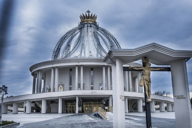 Co kryje "świątynia Radia Maryja"? Kościół pw. Maryi Gwiazdy Nowej  Ewangelizacji i św. Jana Pawła II w Porcie Drzewnym w Toruniu | Toruń Nasze  Miasto