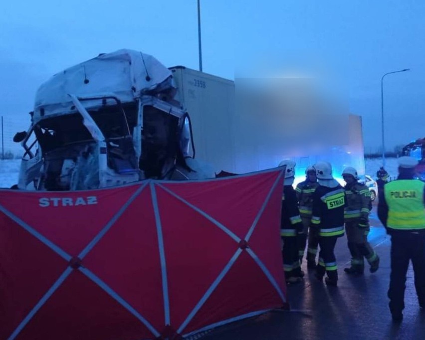 Tragiczny wypadek na autostradzie A1 - są ofiary śmiertelne. Trasa w kierunku Łodzi całkowicie zablokowana