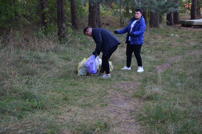 W akcję włączyli się młodzi, suwalscy społecznicy oraz m.in....