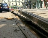 Basztowa: Wybruszona szyna przez pół godziny blokowała ruch tramwajowy