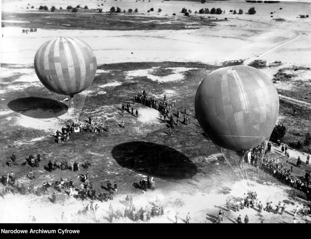 W 1933 roku w zawodach w Jabłonnej brał udział balon "Gniezno" prowadzony przez płk. Jana Zakrzewskiego. Zdj. arch. Narodowe Archiwum Cyfrowe, zdj. z r. 2014 - Leszek Kabaciński