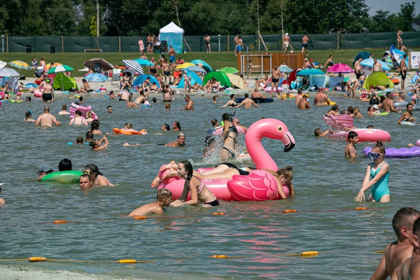 Kuter Port Nieznanowice - wielka plaża i kąpielisko pod Gdowem. Nowe miejsce wypoczynku w regionie to hit wakacji [ZDJĘCIA] 21.08.2021