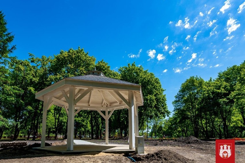 Modernizacja parku w Zgierzu dobiega do końca. Urząd chce zakończyć większość prac przed świętem miasta, które już w najbliższy weekend