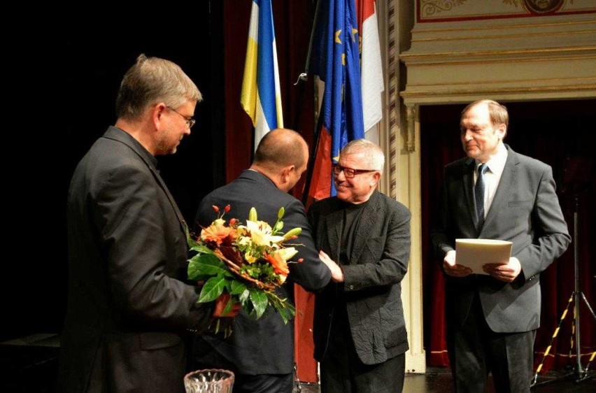 Daniel Libeskind z Międzynarodową Nagrodą Mostu