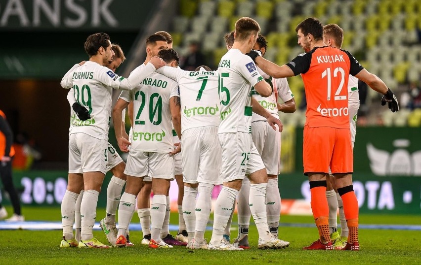 Lechia Gdańsk - Górnik Łęczna 19.03.2022 r. Znamy skład biało-zielonych! Wrócił Ilkay Durmus? Są zmiany w podstawowej "11"