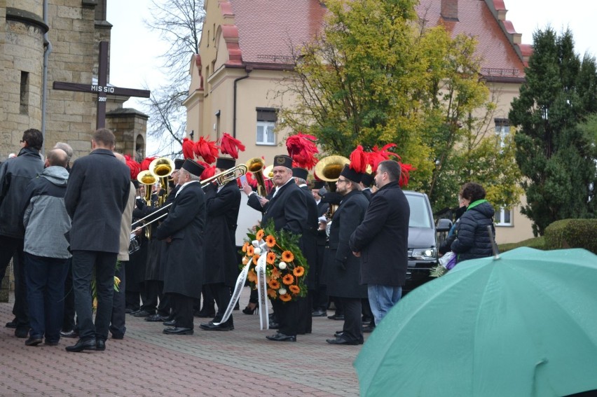 Ostatnia droga Tymoteusza Knapa z Imielina: Żegnali go rodzina, koledzy, mieszkańcy