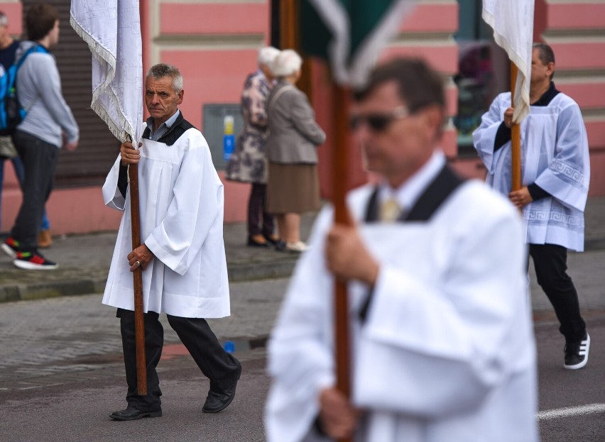 W tym roku procesja z Najświętszym Sakramentem wyruszyła...