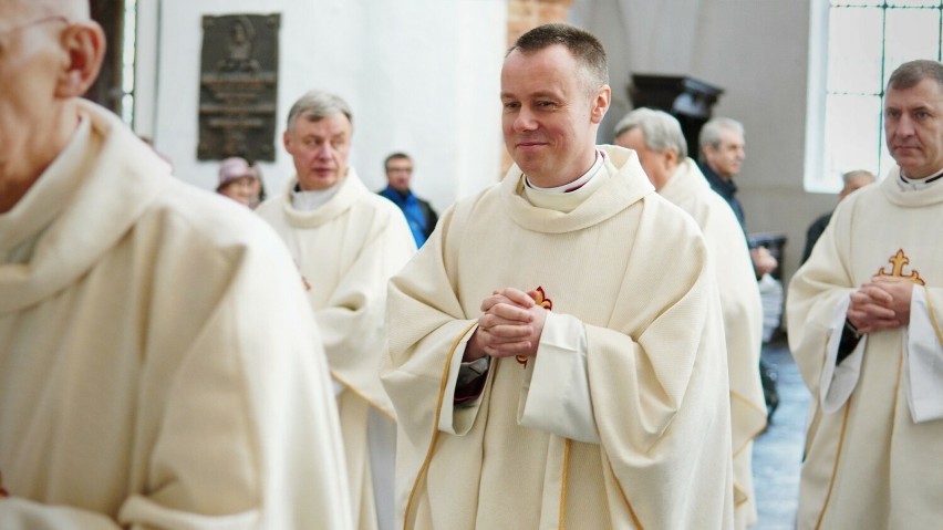 Msza Krzyżma Świętego w Archikatedrze Oliwskiej. Arcybiskup Wojda modlił się o powołania duchowe