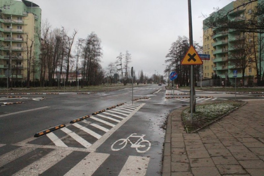 Jadąc ul. Lnianą i Grabieniec można natknąć się na nowe rozwiązania drogowe zastosowane przez ZDiT.