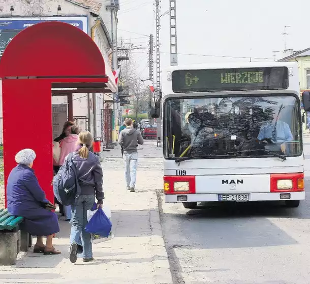 Autobusy MZK w Piotrkowie podczas Wszystkich Świętych pojadą według weekendowych rozkładów