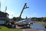Zatopiona łódź motorowa we Fromborku. Zobacz zdjęcia!