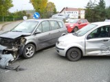 Wypadek Warszowice ulica Żorska. Stłuczka trzech samochodów