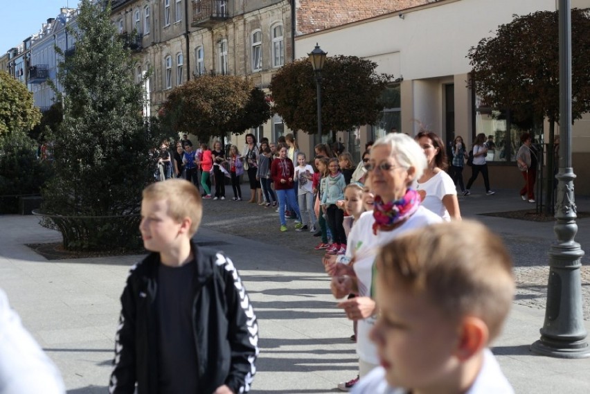 Książkę "podało" aż pół tysiąca płocczan!