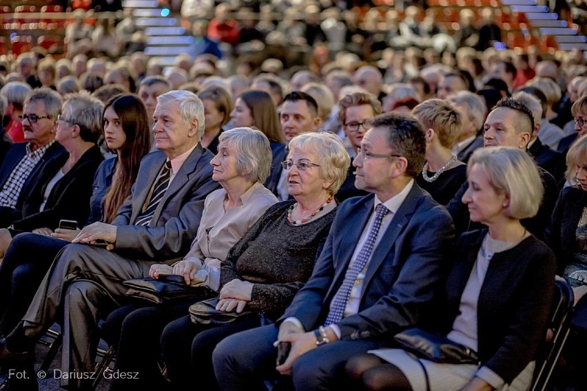 Wałbrzych:Galowy Koncert Sylwestrowy „Wiesław Ochman i jego przyjaciele"