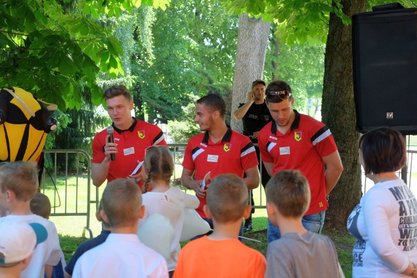 Z dziećmi spotkali się również piłkarze Jagiellonii i gracze...