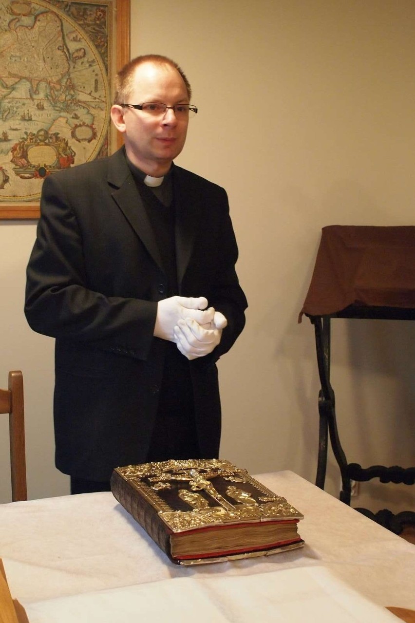Archiwum Archidiecezjalne w Gnieźnie: Złoty Kodeks po konserwacji. To najcenniejsza księga w Polsce