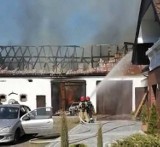Pożar stodoły w Niemodlinie. Zagrożone były domy. W akcji 11 zastępów straży pożarnej