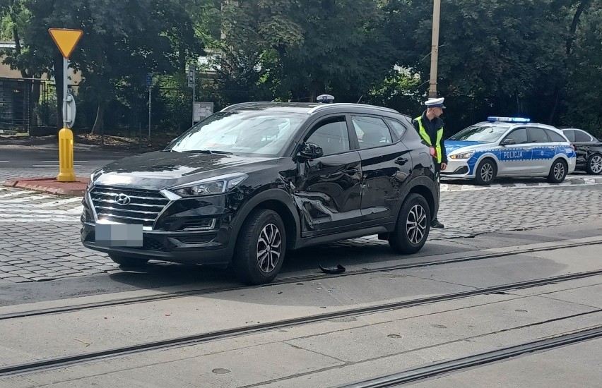 22 września 2021. Wypadek tramwaju i samochodu przy Hali...