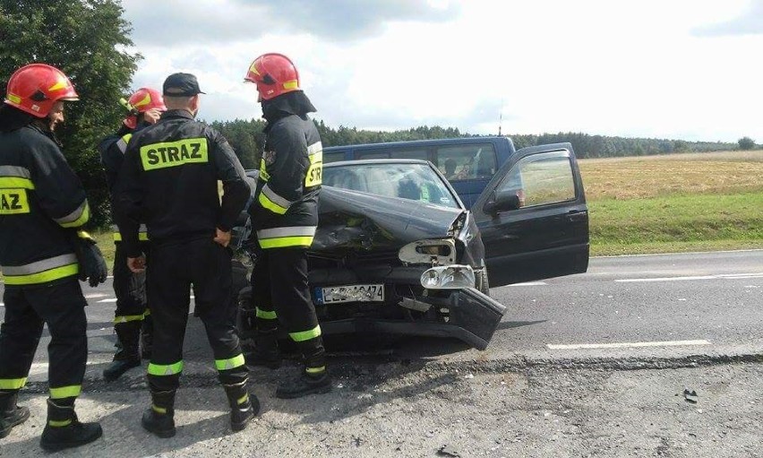 Zderzenie na krajowej dwunastce.Ranna kobieta