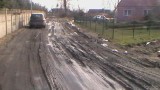Droga w Słocinie. Potrzebny asfalt, bo zimą i jesienią mieszkańcy topią się w błocie ZDJĘCIA