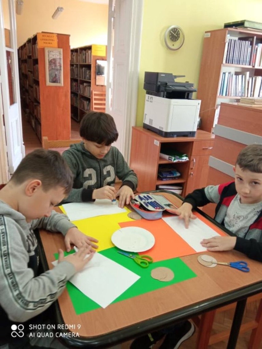 Uczniowie z Ołdrzychowic Kłodzkich samodzielnie wykonali kalendarze 