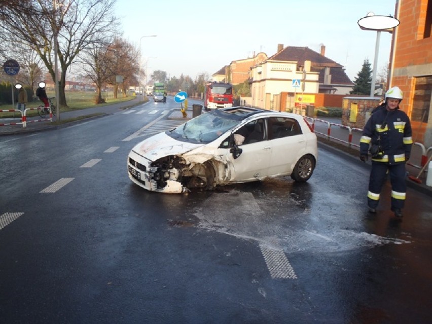 Wypadek w Strzałkowie. Na drodze krajowej nr 92 zderzyły się...