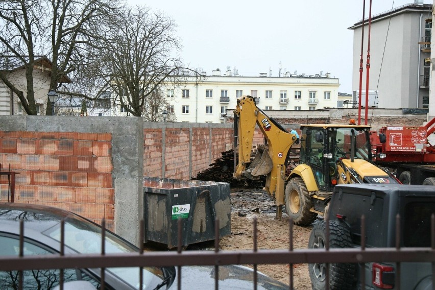 W centrum Kielc trwa gigantyczna rozbudowa i remont starej i słynnej kamienicy. Tu kiedyś rewolucję robiła Magda Gessler