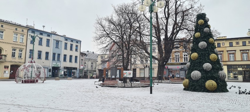 Sypnęło śniegiem w Lublińcu. Zrobiło się pięknie!