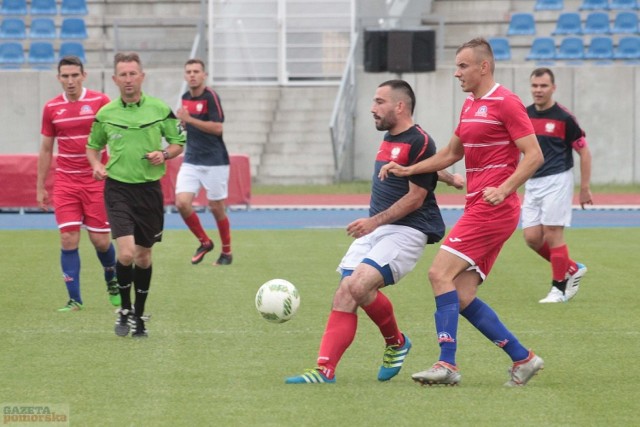 Lider Włocławek - Włocłavia Włocławek 0:2 (0:1)
Na stadionie OSiR we Włocławku niespodzianka - derby dla Włocłavii.

GOL 38 - 0:1. Krosnowski sam na sam z bramkarzem, ale z linii piłkę wybił obrońca Lidera. Dobijał Gląba, a piłka po głowie Tomasza Szablewskiego wpadła do siatki 

GOL 53 - Charzewski i 2:0 dla Włocłavii. Indywidualna akcja, po kontrze i zagraniu Behlke!

Doping kibiców na meczu Lider Włocławek - Włocłavia
