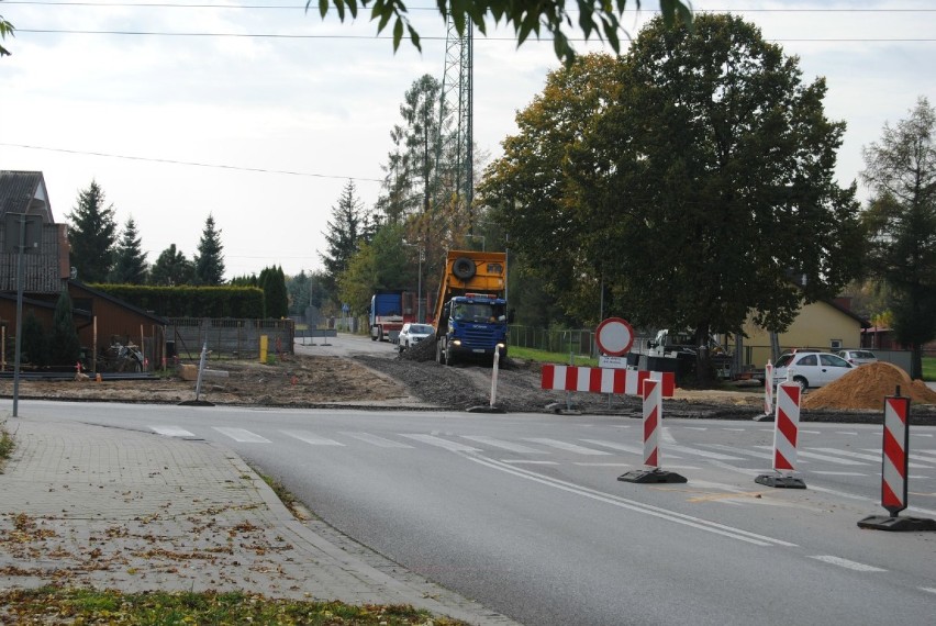 Trwa, rozpoczęta w ubiegłym tygodniu, budowa ronda na...