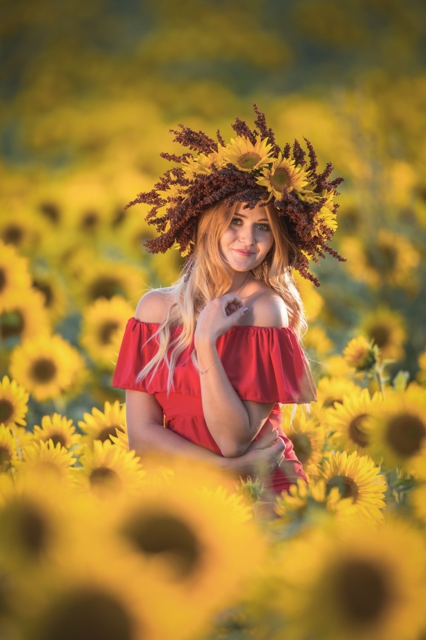 Portrety pięknych kobiet wykonane przez lokalnego fotografa,...