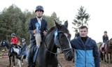 II Hubertus 2022 w Stajni MGT Horses w Starej Wiśniewce. Tradycyjna pogoń za lisem w dwóch odsłonach: dla młodzieży i starszych jeźdźców