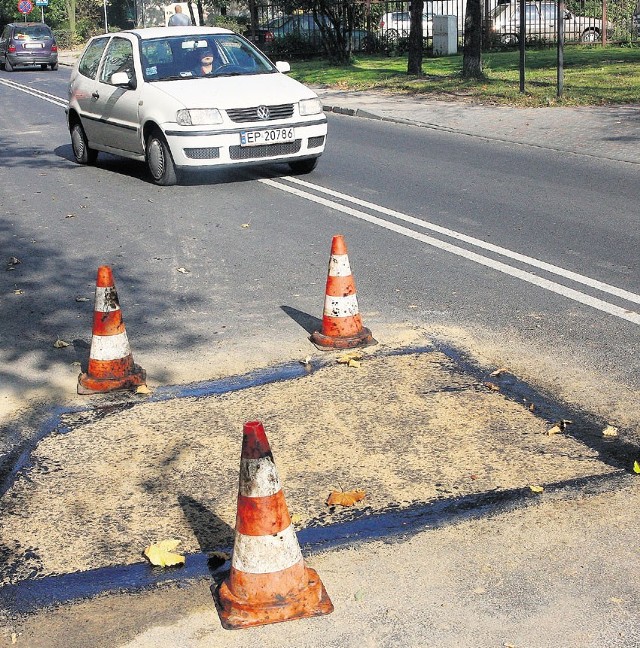 Dziura na ul. Wyzwolenia to skutek awarii wodociągu