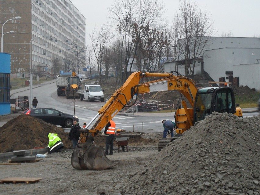 W ramach przebudowy pływalni przy ul. Wodzisławskiej trwa budowa parkingów. Będzie prawie 100 miejsc