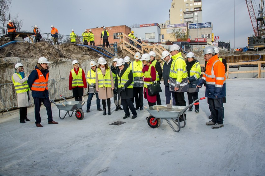 Metro z kamieniem węgielnym. Co z trasą na Białołękę?...