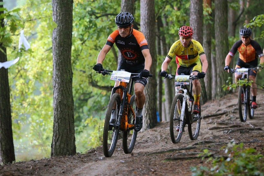 Biegacze i rowerzyści MTB pokonali 50-kilometrową trasę