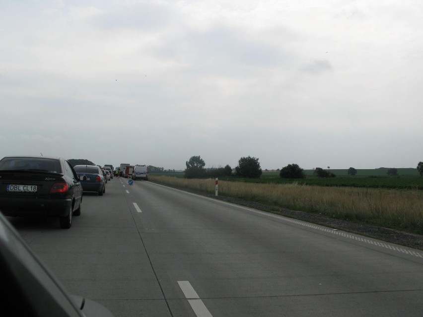 Wypadek i utrudnienia na A4 za Kątami Wrocławskimi (ZDJĘCIA)