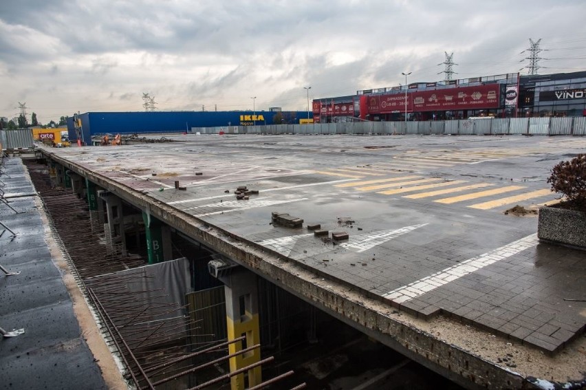 IKEA Katowice: Remont parkingu na nowym etapie. Zamknięta środkowa część parkingu [ZDJĘCIA]