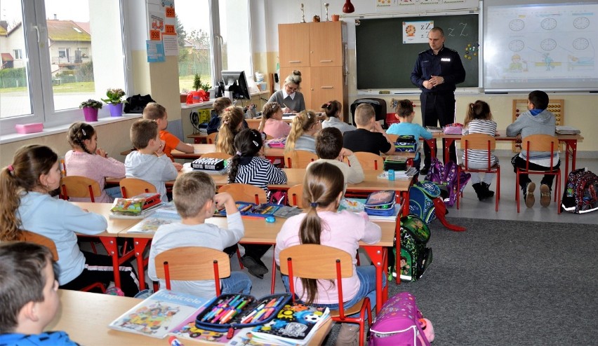  „Uczę się bezpieczeństwa” - policjanci z uczniami o bezpieczeństwie [ZDJĘCIA]